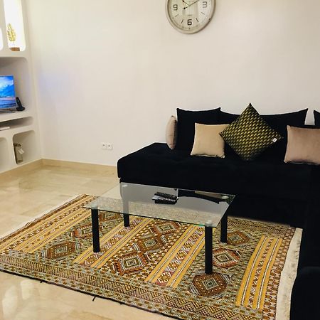 شقة Petit Nid Douille Au Coeur De الدار البيضاء الغرفة الصورة